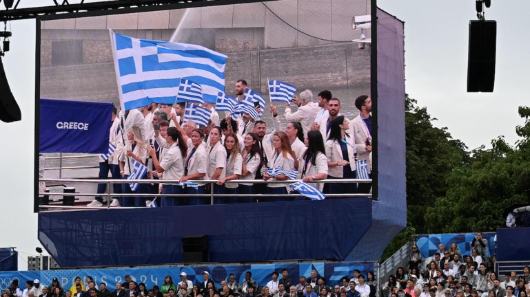 Η παρέλαση της ελληνικής αποστολής στο Σηκουάνα